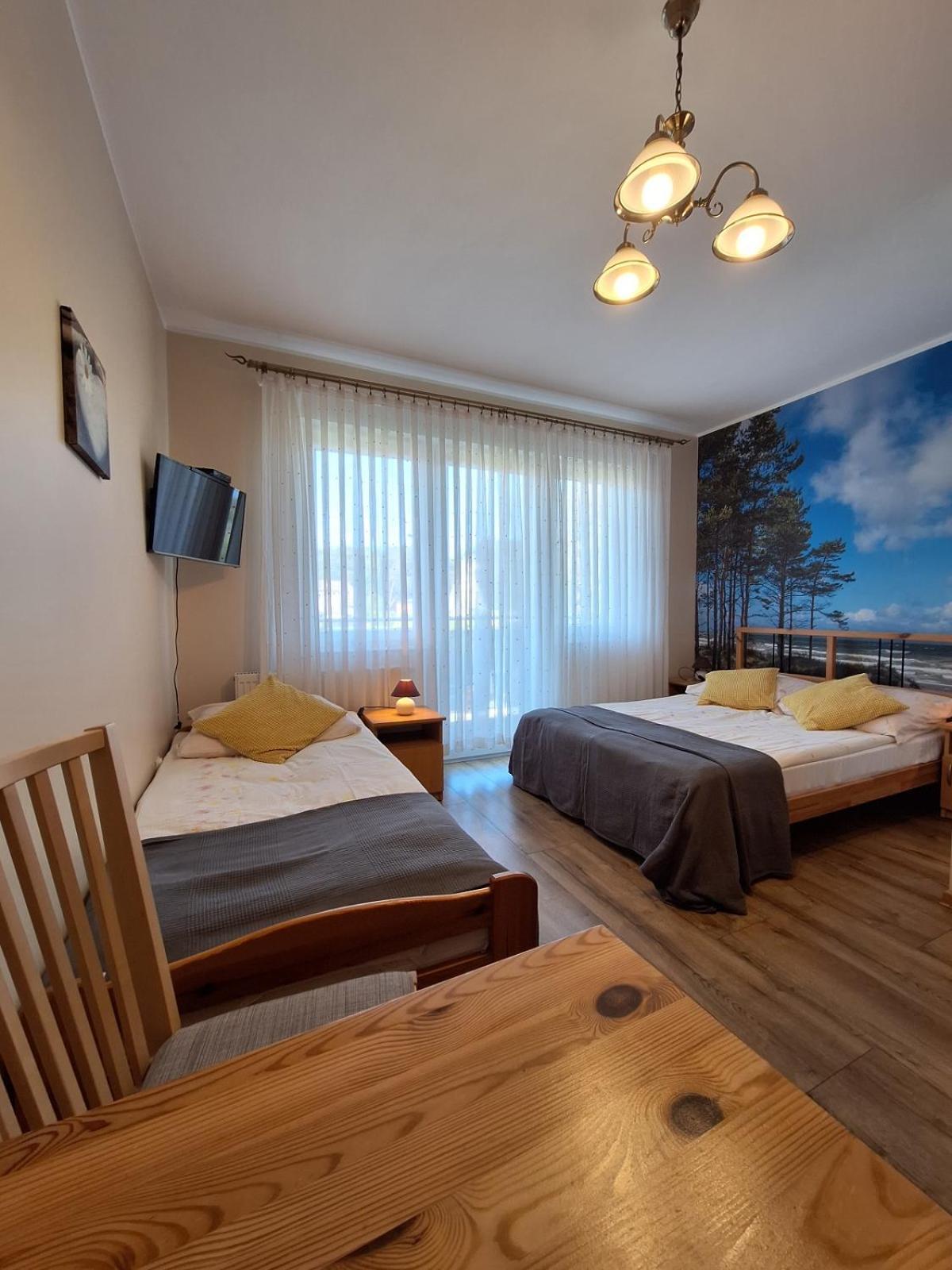 Hotel Helios à Dębki Extérieur photo